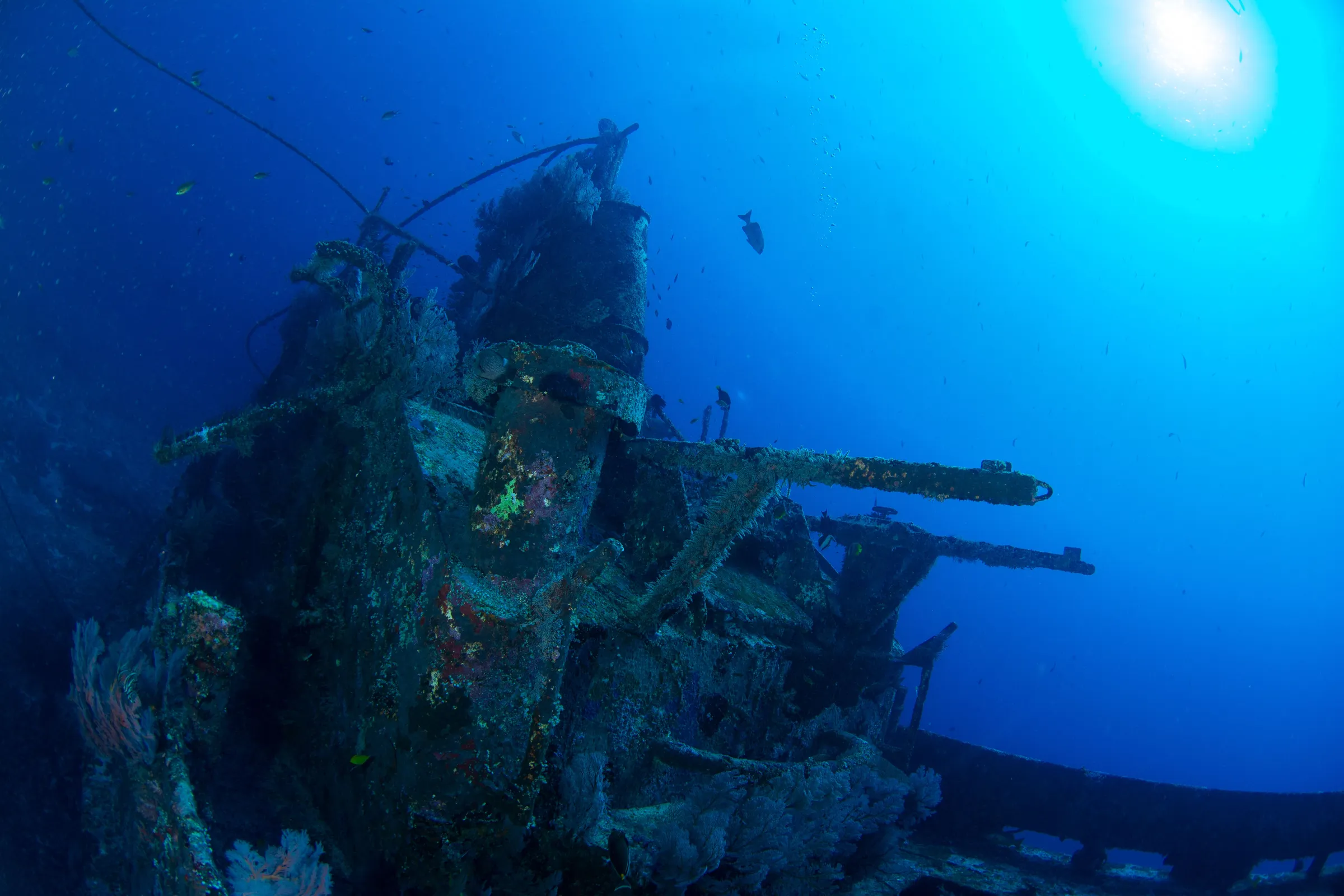 Glen Nusa Wreck stern with diver